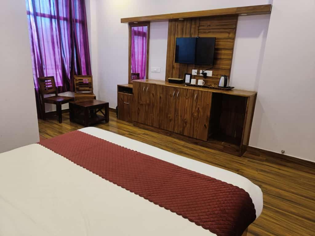 Hotel Kasauli View Cafe Restaurant Open Terrace Mountain View Exteriér fotografie